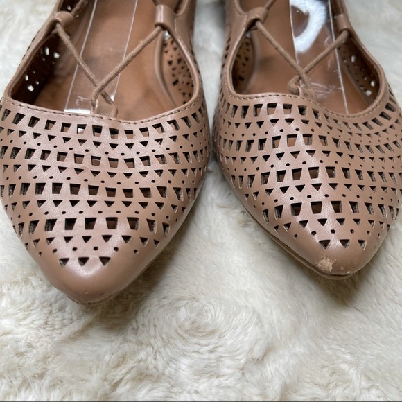 Mossimo Women’s Laser Cut Pointed Toe Shoe - Picture 6 of 10